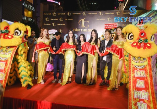 to-chuc-su-kien-le-khai-truong-tan-the-gioi